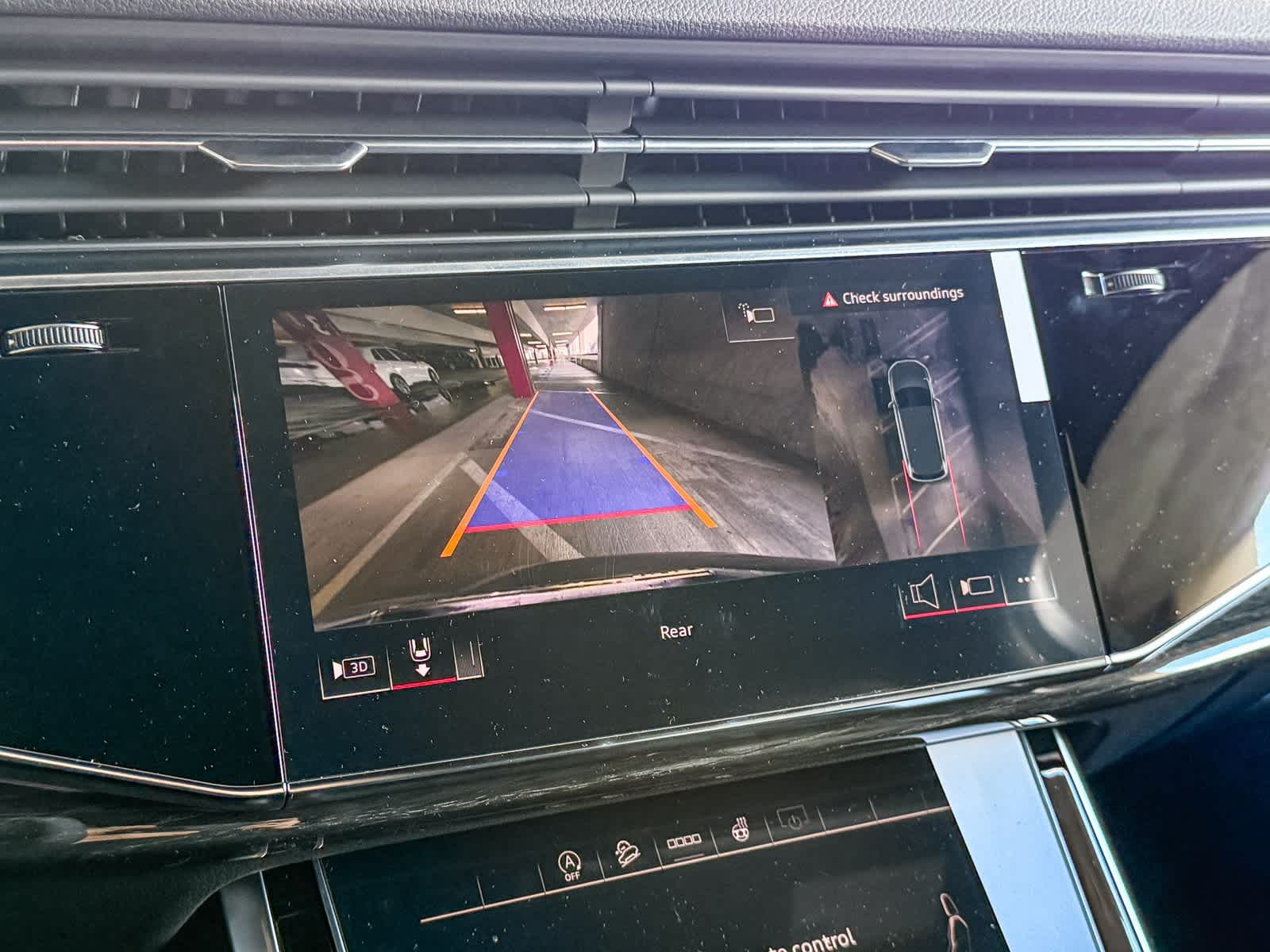 Thumbnail: 2026 Audi Q7 - 25