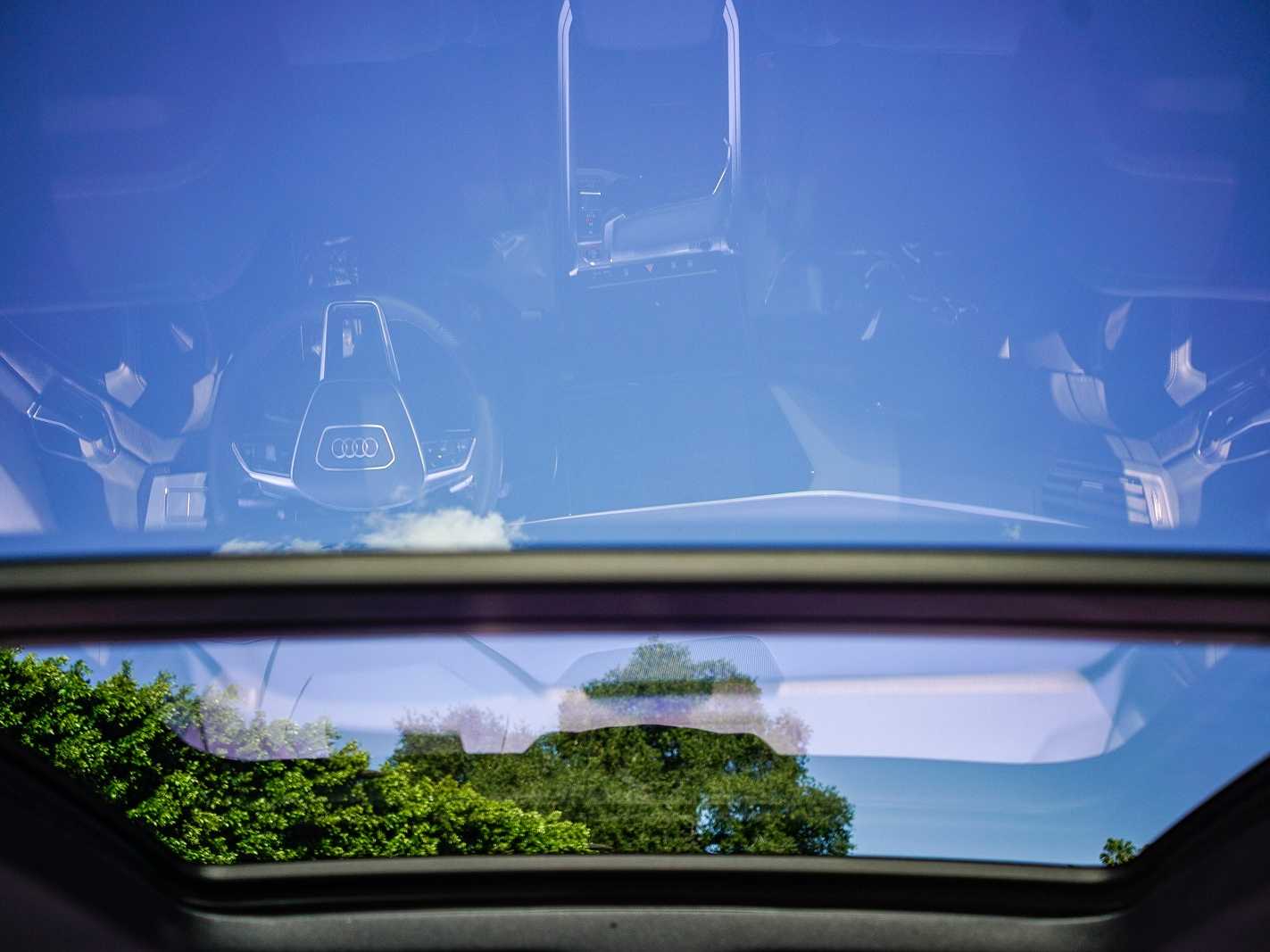 Thumbnail: 2023 Audi e-tron S - 11