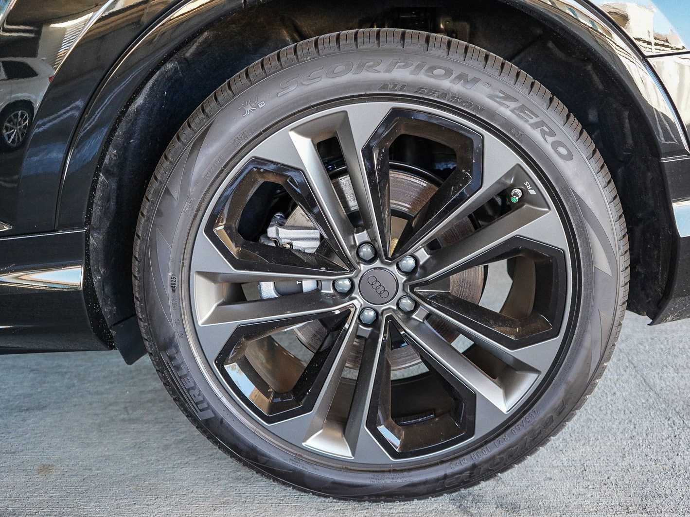 Thumbnail: 2026 Audi Q7 - 8