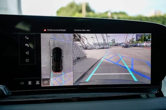 Thumbnail: 2025 Audi Q6 e-tron - 23