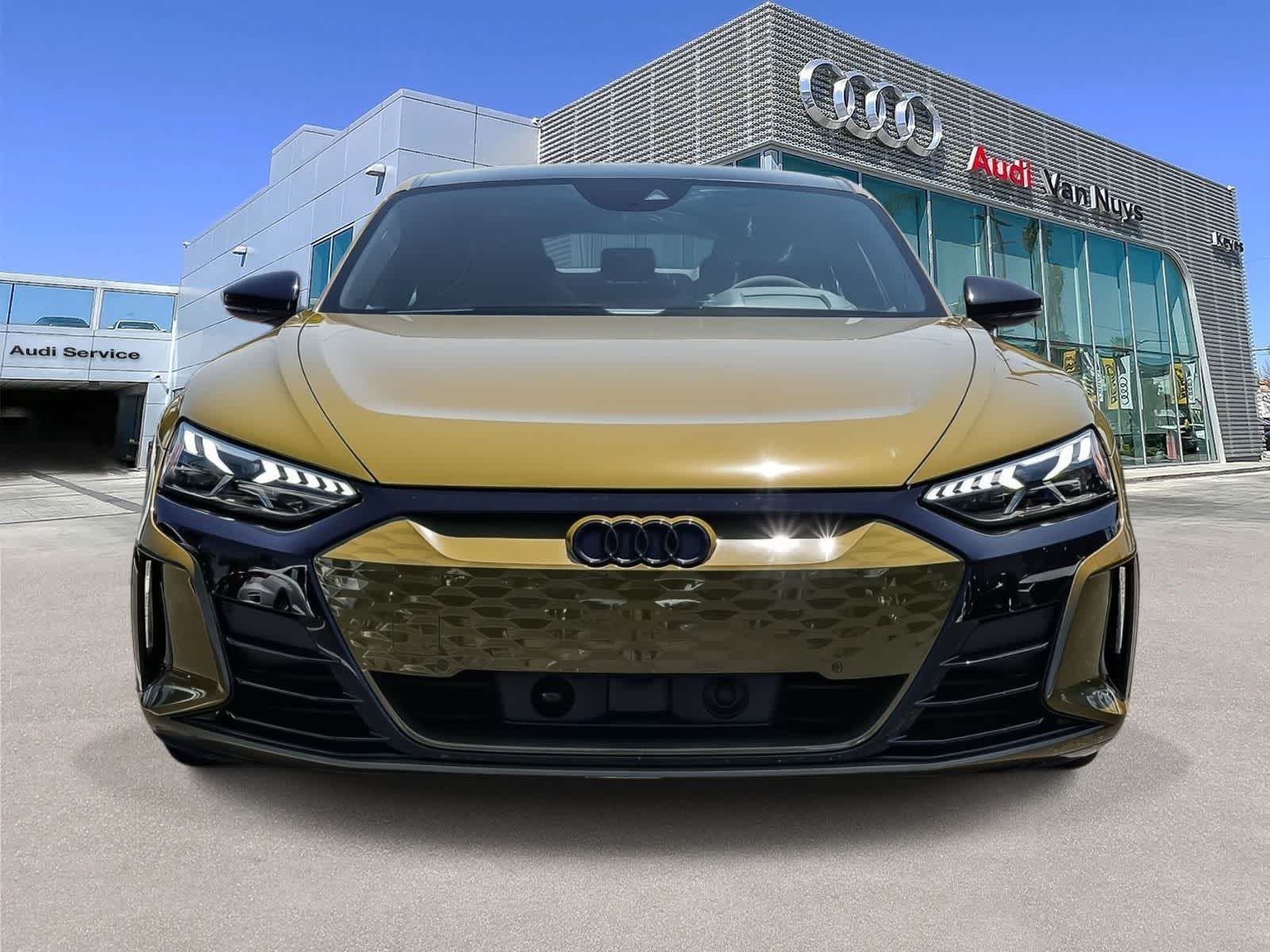 Thumbnail: 2023 Audi e-tron GT - 2