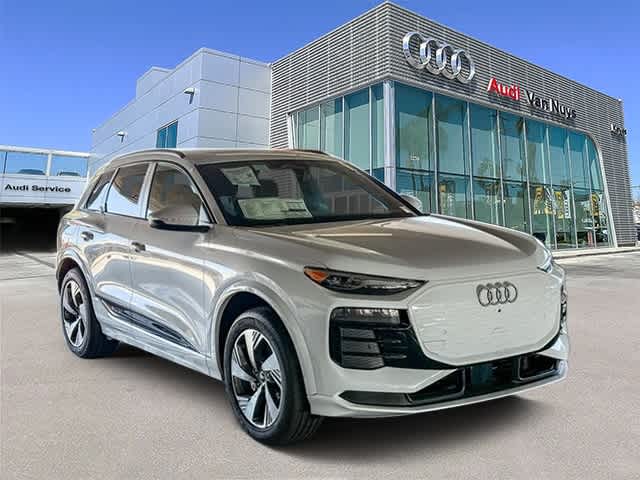 Thumbnail: 2025 Audi Q6 e-tron - 3