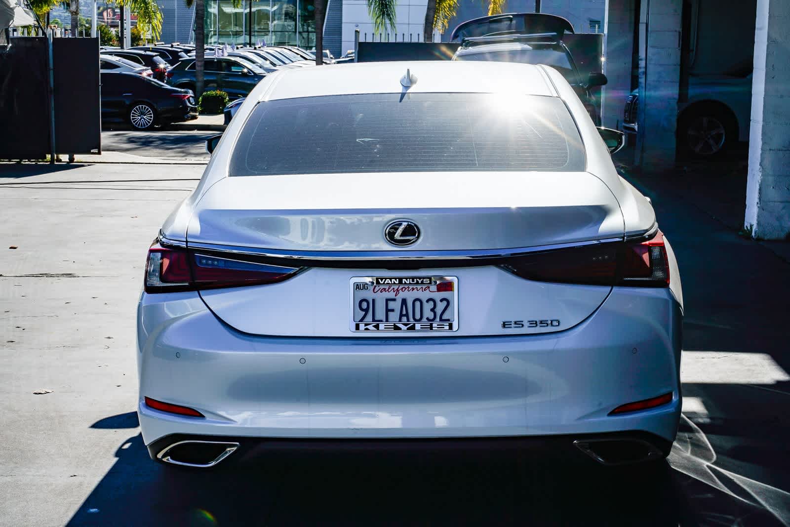 Thumbnail: 2021 Lexus ES - 3