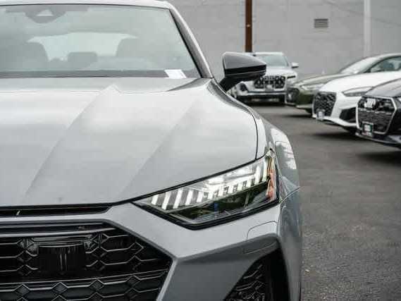 Thumbnail: 2025 Audi RS 7 - 7