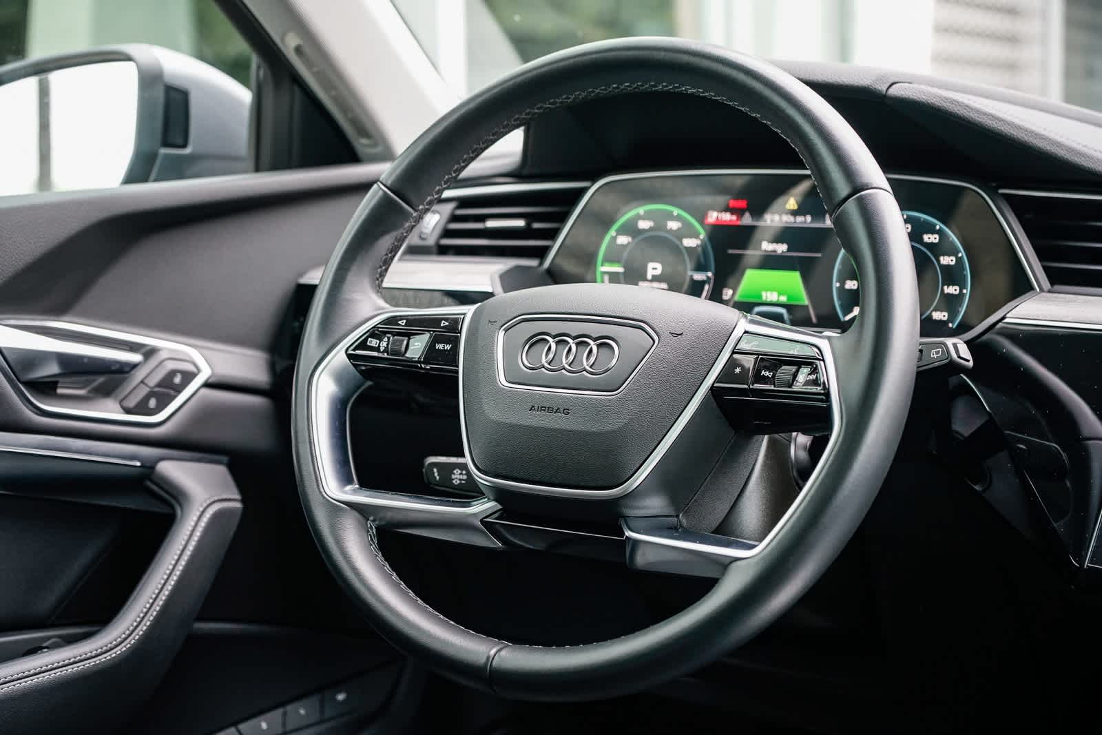 Thumbnail: 2023 Audi e-tron - 15