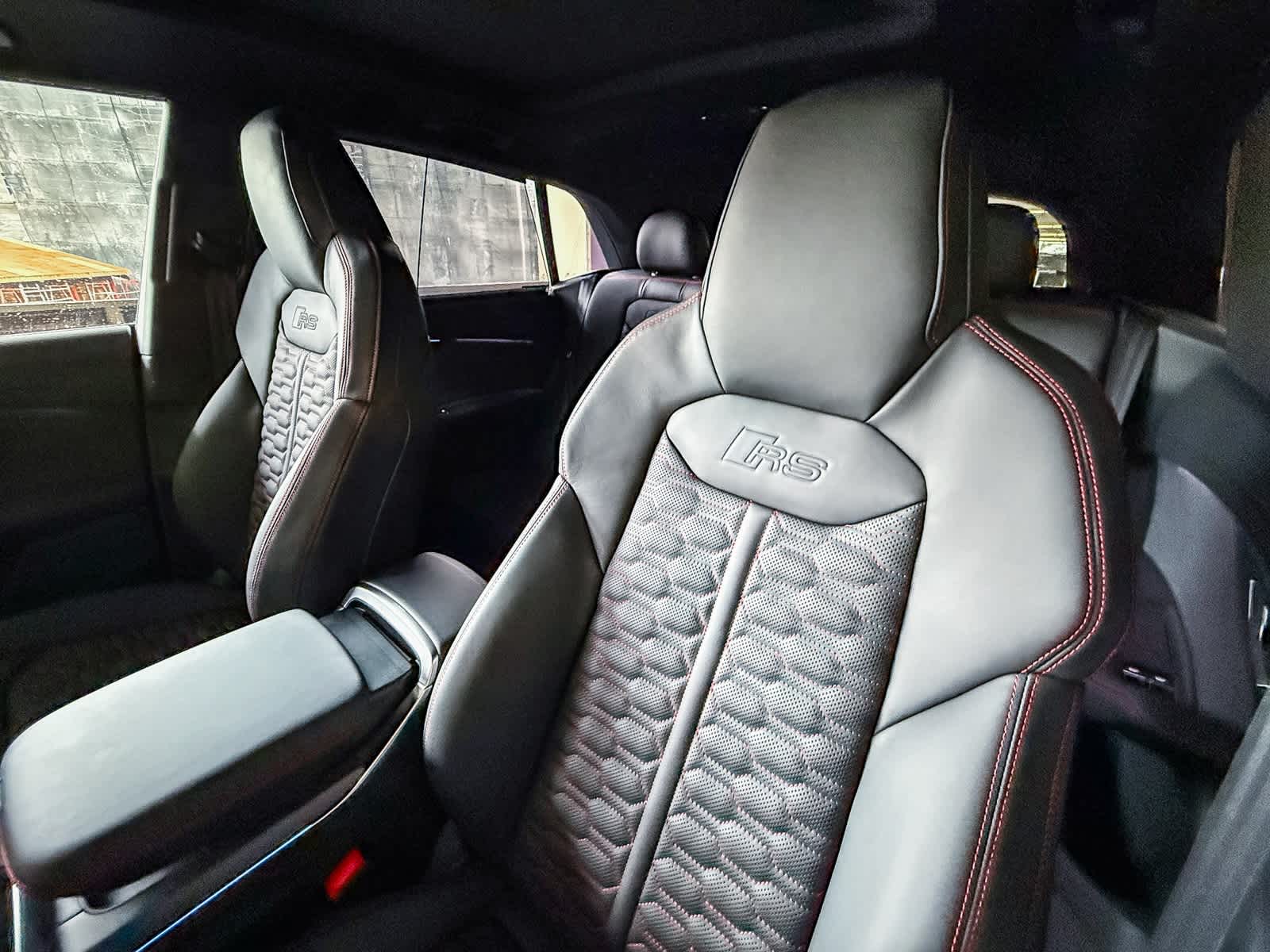 Thumbnail: 2026 Audi RS Q8 - 26