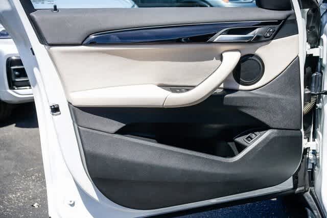 Thumbnail: 2022 BMW X1 - 19