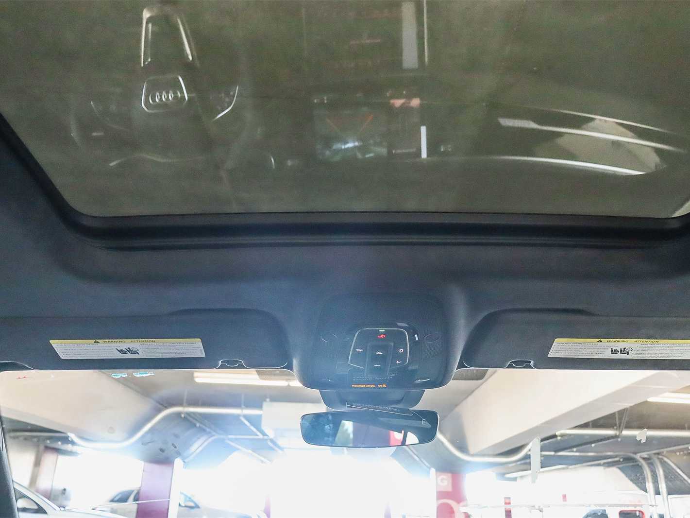 Thumbnail: 2026 Audi SQ8 - 16