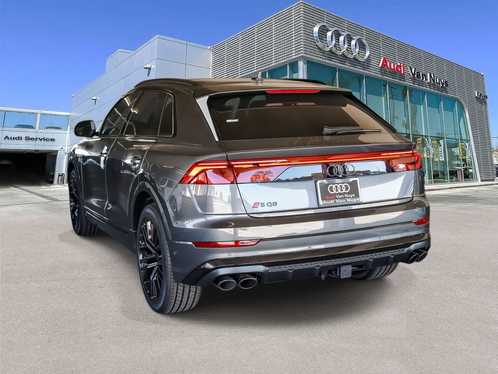 Thumbnail: 2026 Audi SQ8 - 6