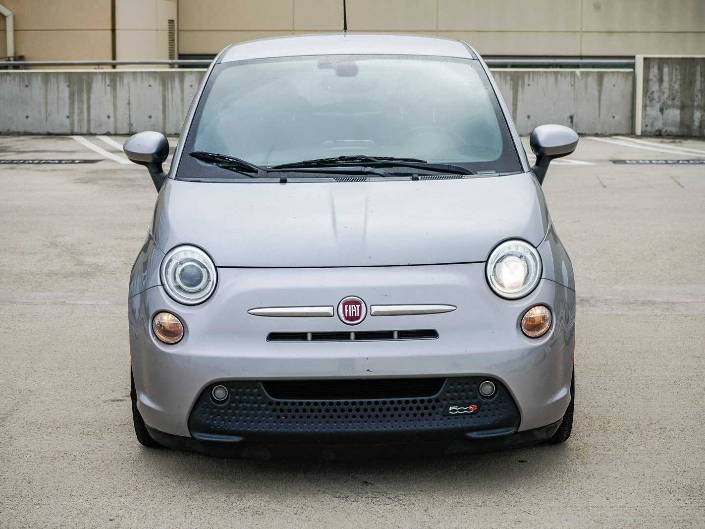 Thumbnail: 2018 Fiat 500e - 6