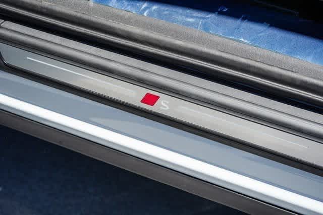 Thumbnail: 2025 Audi SQ5 - 33