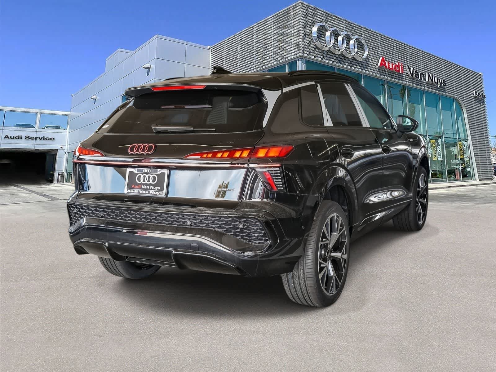 Thumbnail: 2026 Audi Q3 - 4