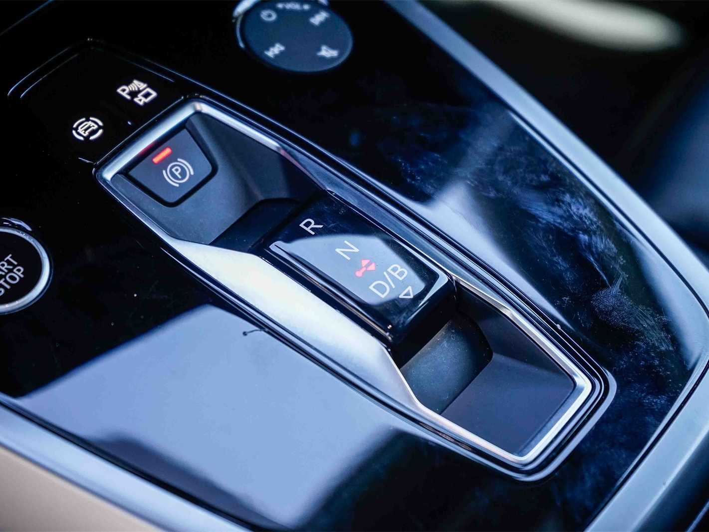 Thumbnail: 2024 Audi Q4 e-tron - 21