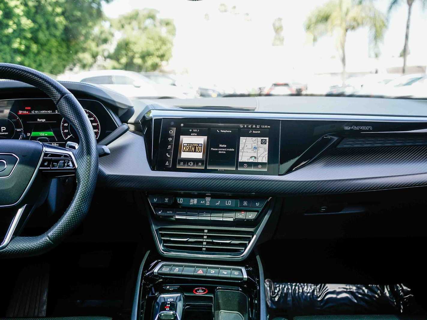 Thumbnail: 2022 Audi e-tron GT - 13