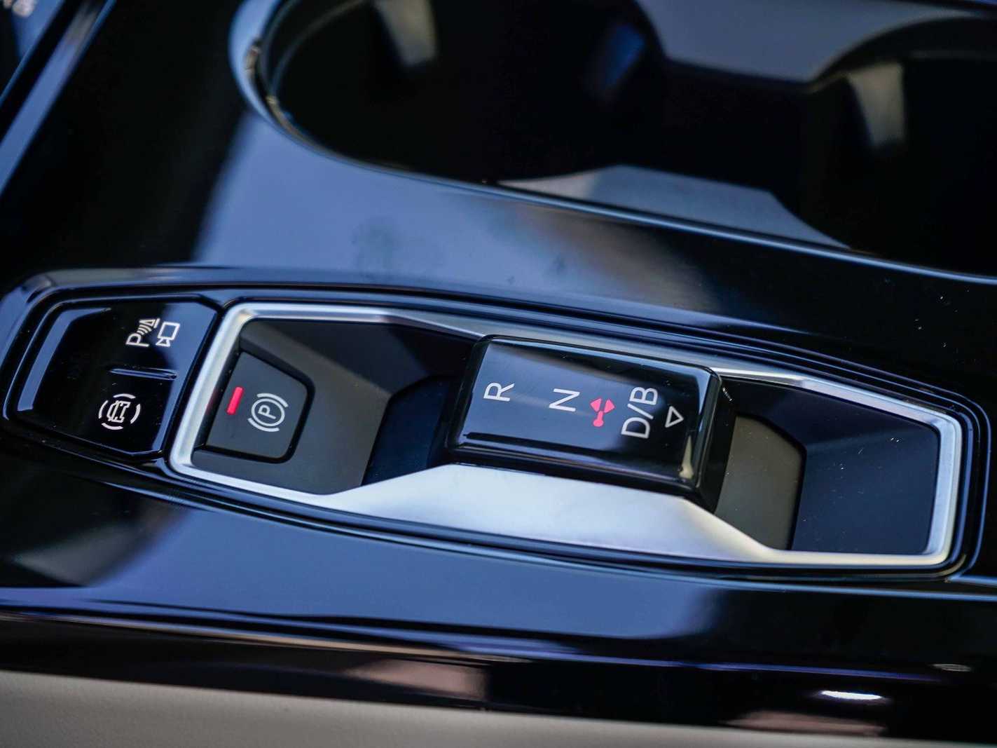 Thumbnail: 2025 Audi e-tron - 21