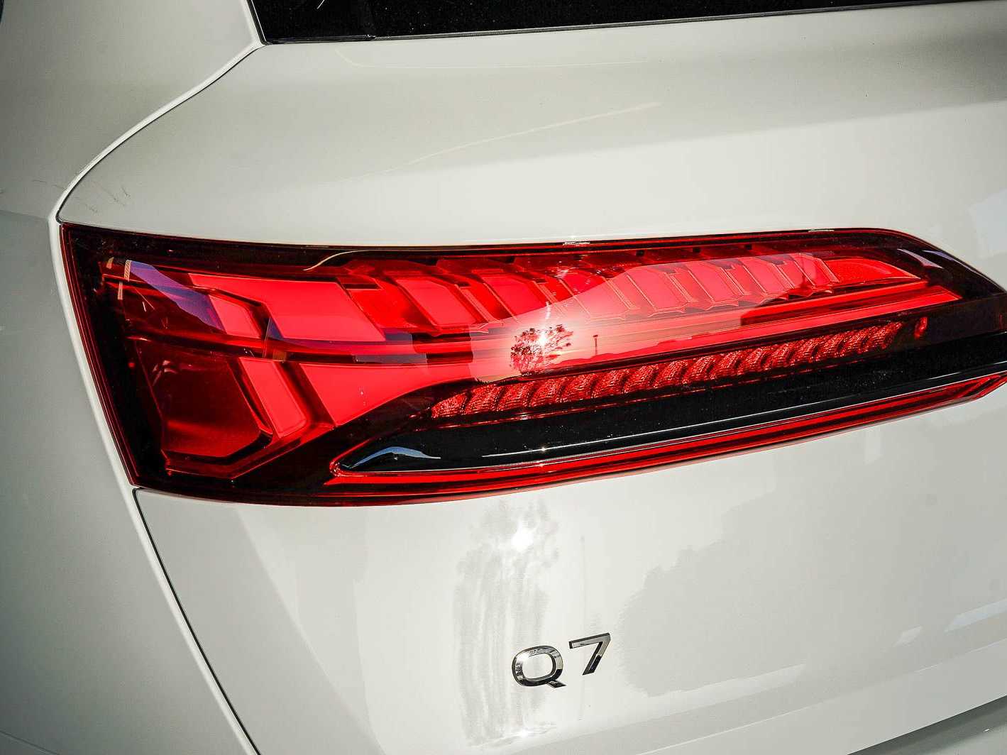 Thumbnail: 2026 Audi Q7 - 7