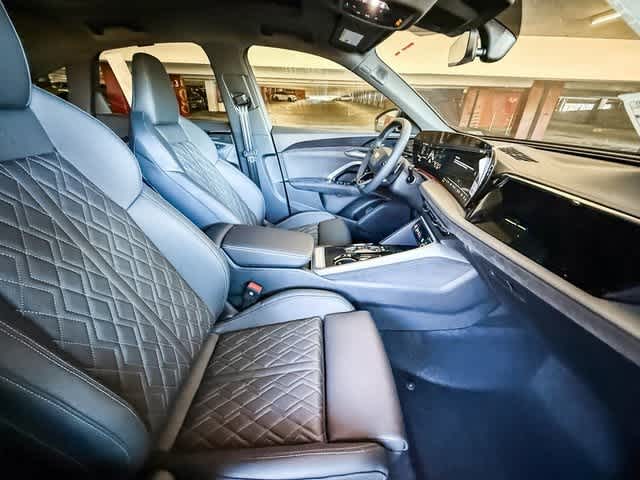 Thumbnail: 2025 Audi SQ5 - 17