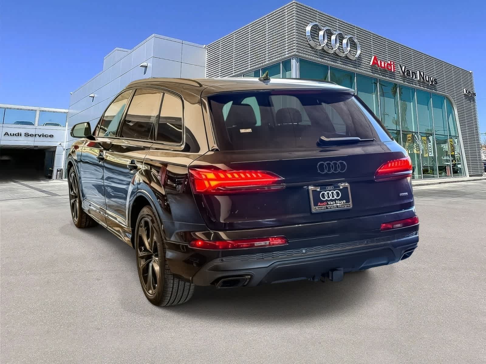 Thumbnail: 2026 Audi Q7 - 6