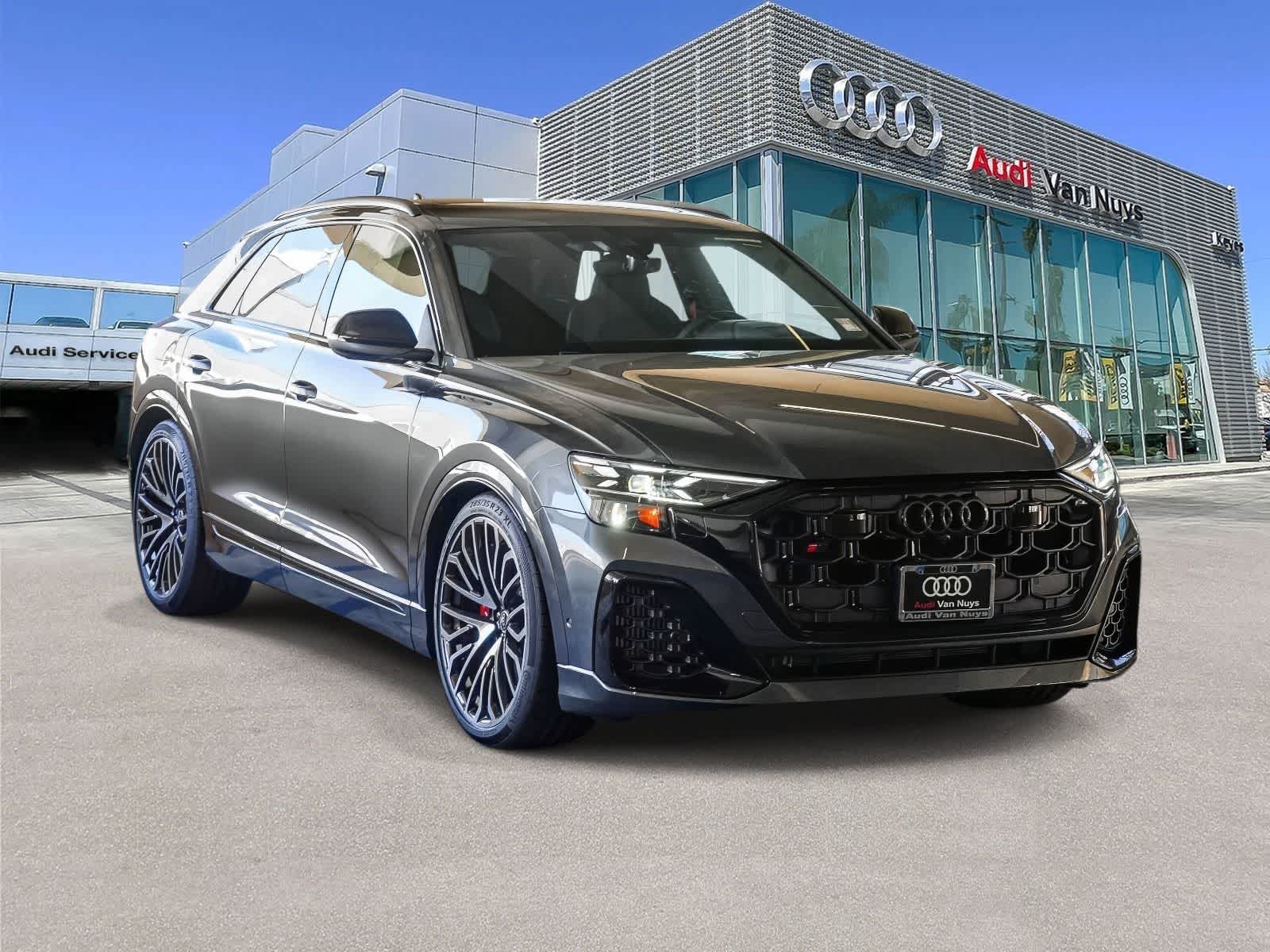 Thumbnail: 2026 Audi SQ8 - 3