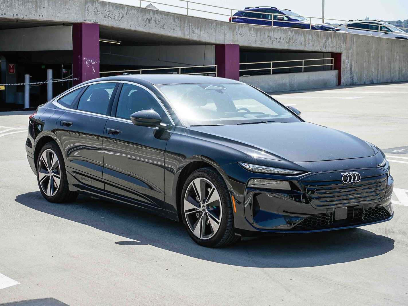 Thumbnail: 2025 Audi e-tron - 4