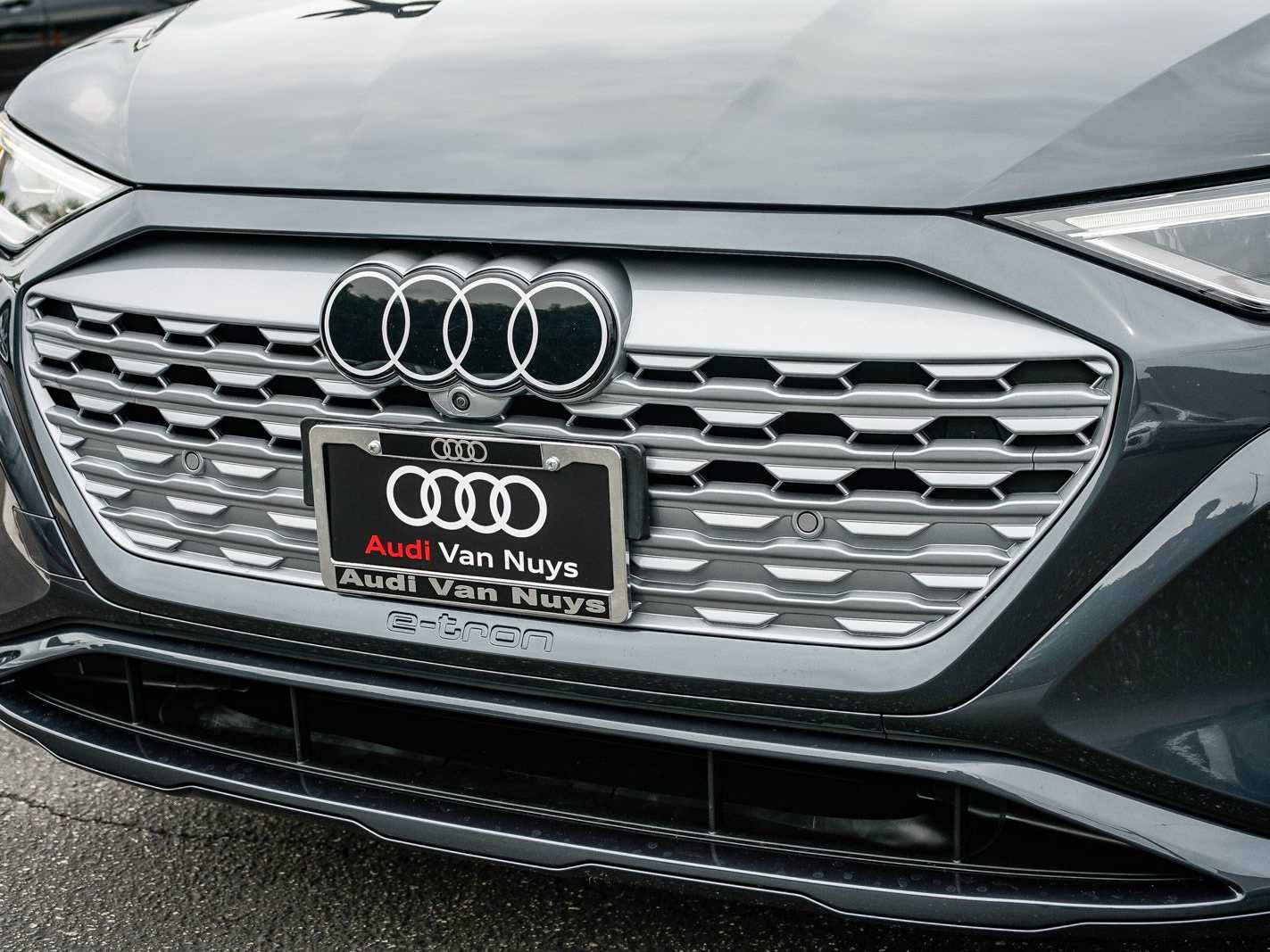 Thumbnail: 2024 Audi Q8 e-tron - 8