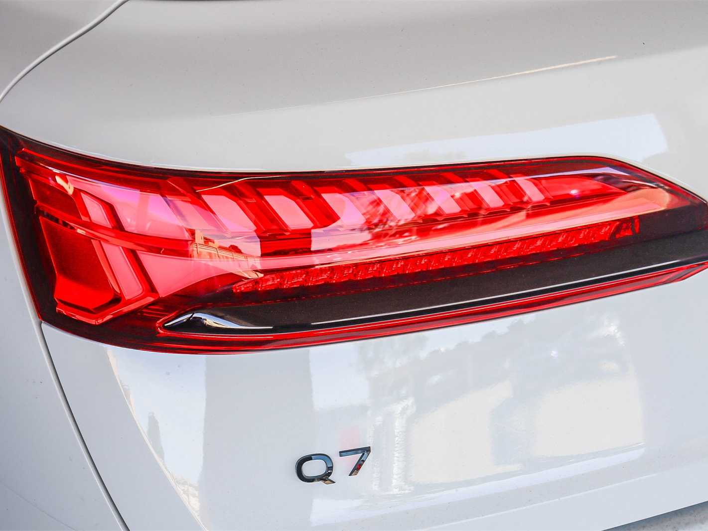 Thumbnail: 2026 Audi Q7 - 7