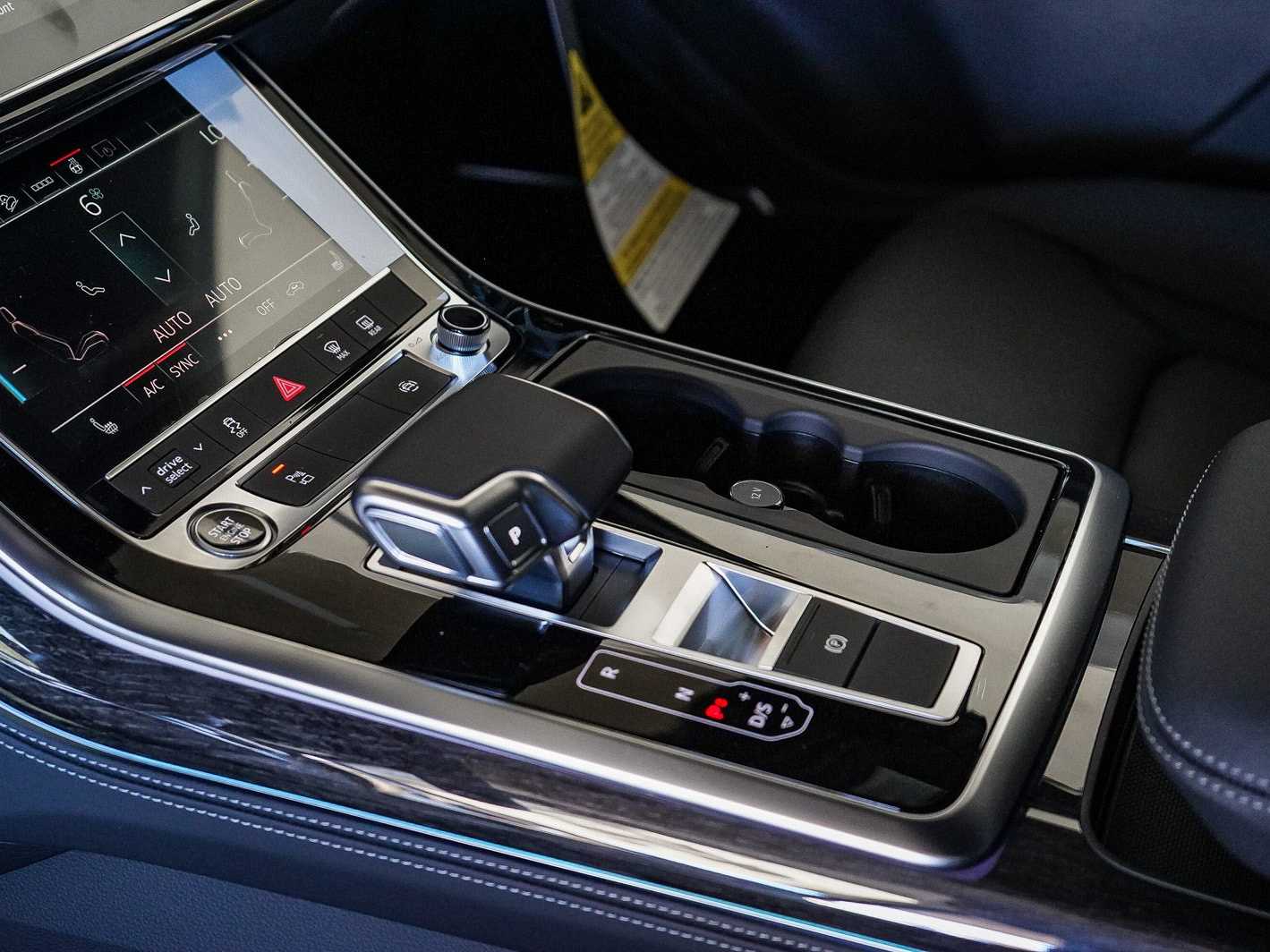 Thumbnail: 2026 Audi Q7 - 20