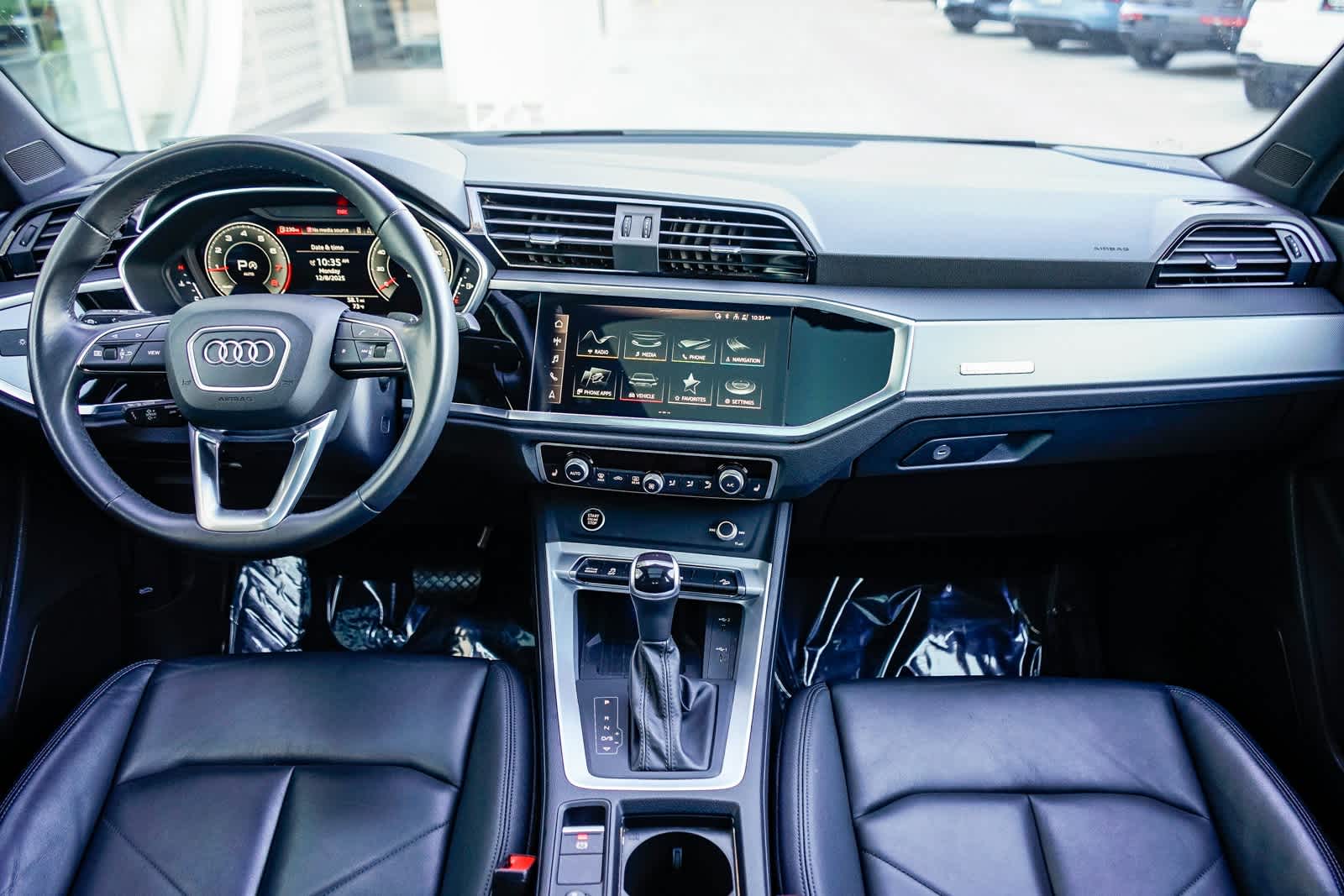 Thumbnail: 2023 Audi Q3 - 12