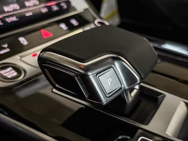 Thumbnail: 2025 Audi A8 - 24