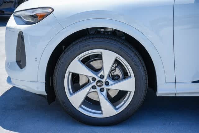 Thumbnail: 2025 Audi Q5 - 13