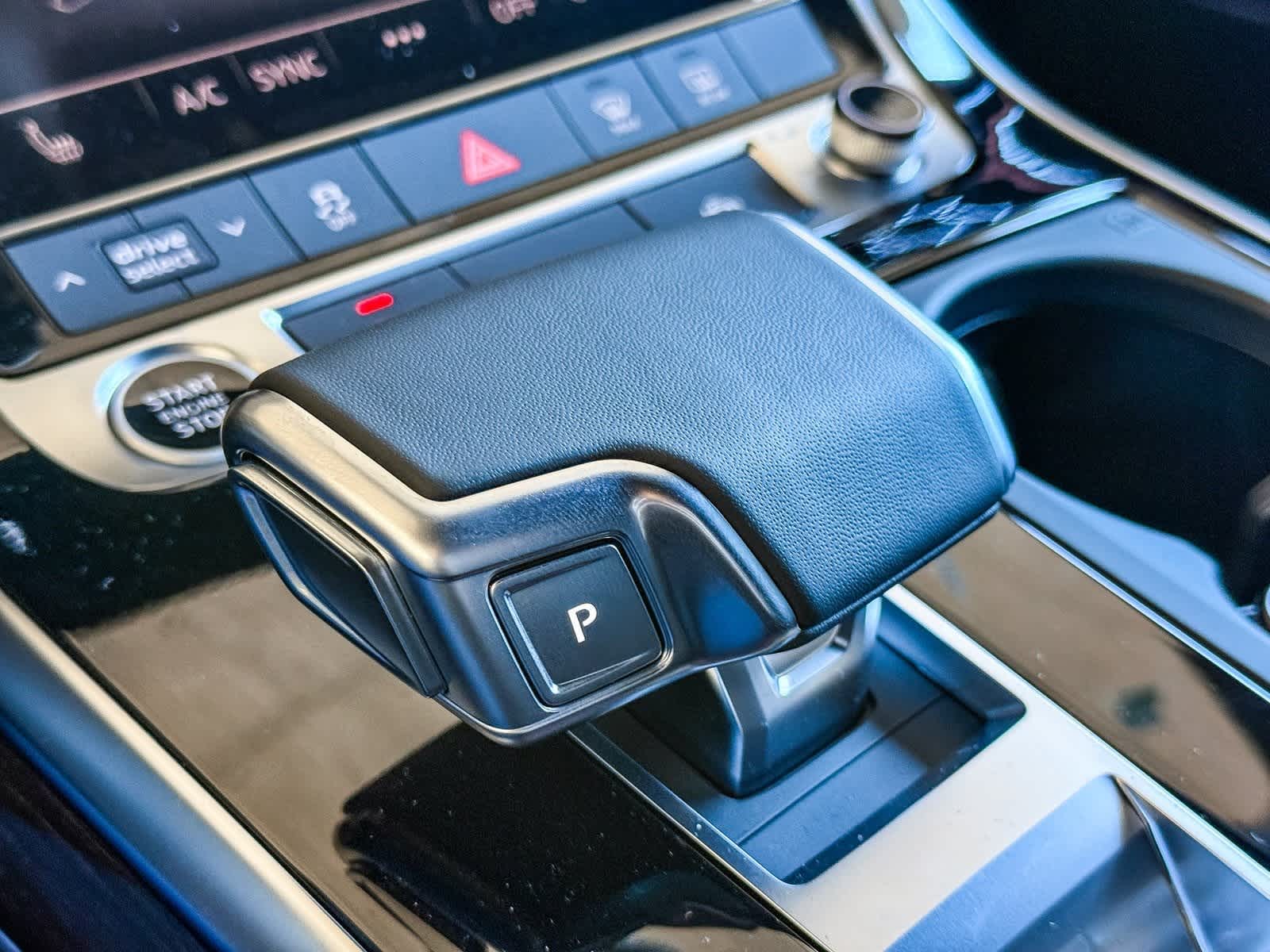 Thumbnail: 2026 Audi Q8 - 24