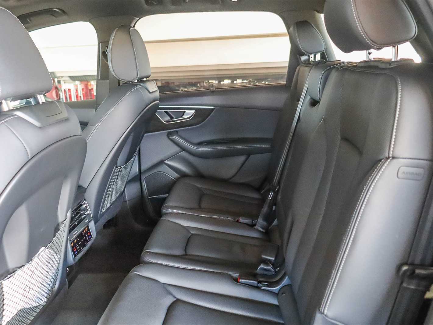 Thumbnail: 2026 Audi Q7 - 18