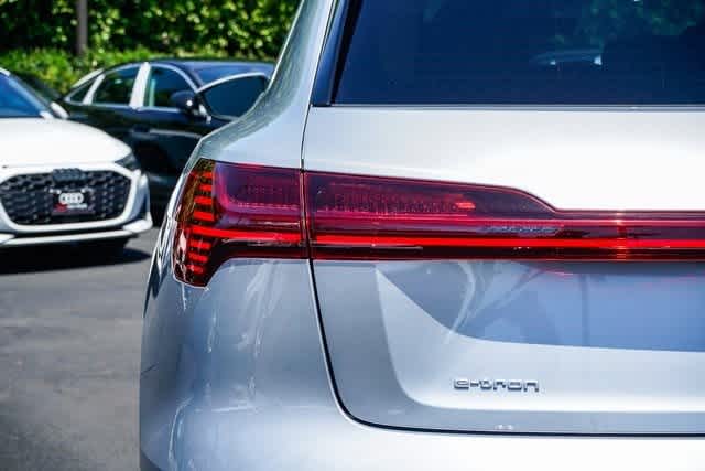 Thumbnail: 2022 Audi e-tron - 9