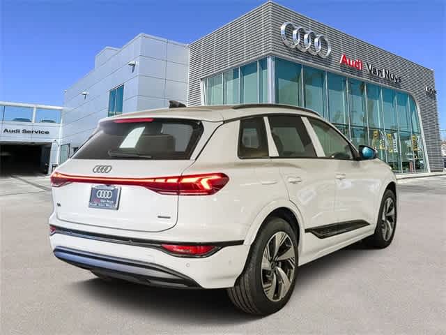 Thumbnail: 2025 Audi Q6 e-tron - 4