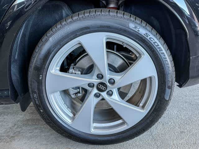 Thumbnail: 2025 Audi Q5 - 8