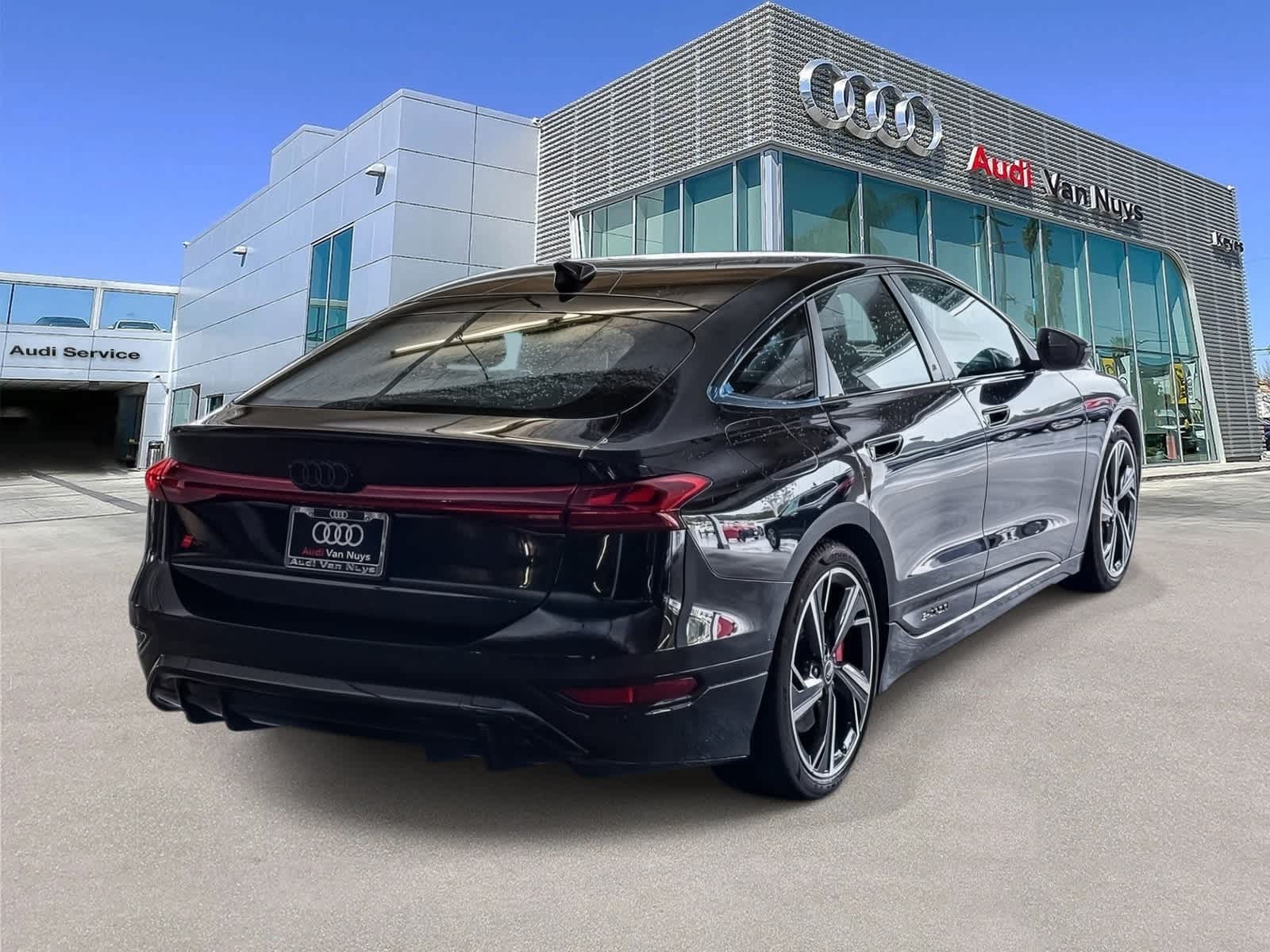 Thumbnail: 2025 Audi e-tron S - 4