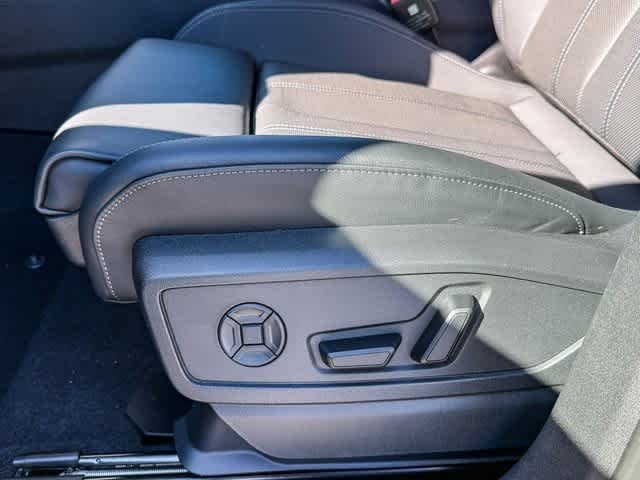 Thumbnail: 2025 Audi Q5 - 21