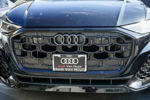Thumbnail: 2026 Audi SQ8 - 8