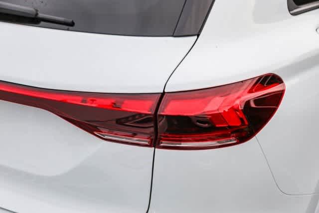 Thumbnail: 2025 Audi Q6 e-tron - 7