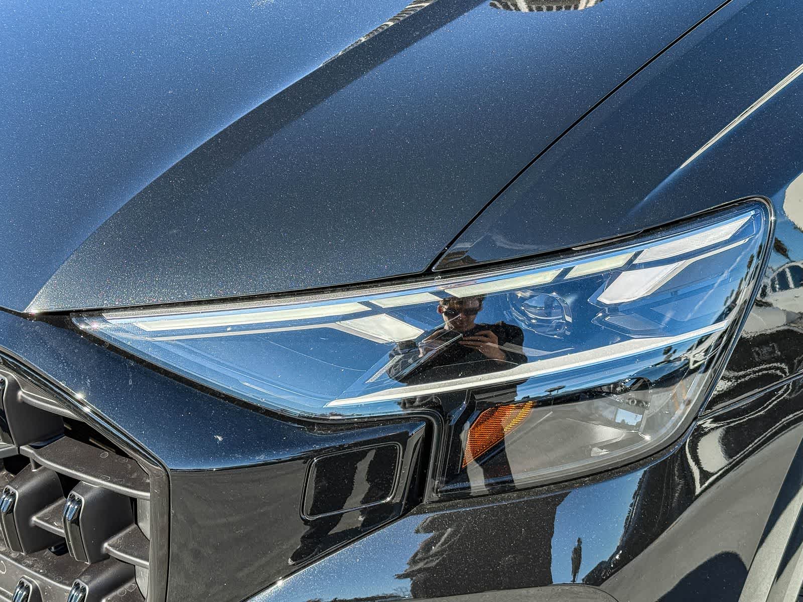 Thumbnail: 2026 Audi Q8 - 10