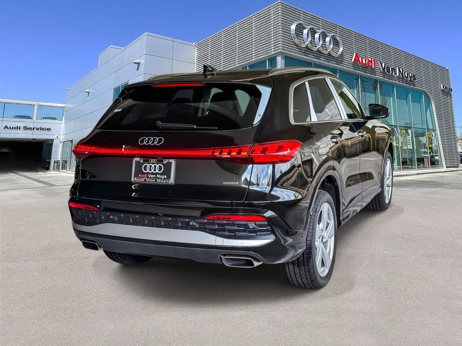 Thumbnail: 2025 Audi Q5 - 4
