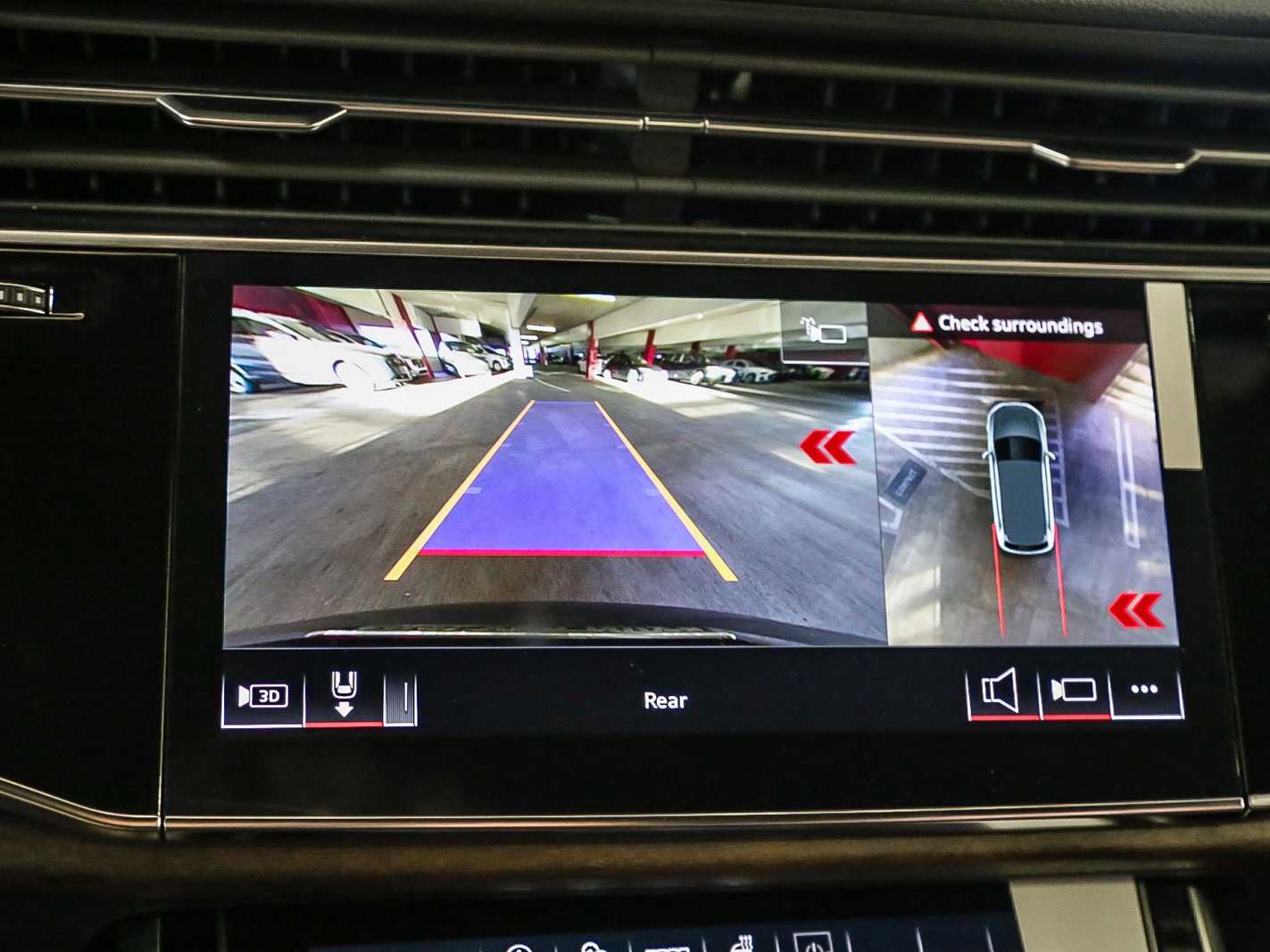 Thumbnail: 2026 Audi Q7 - 23