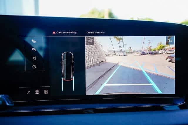 Thumbnail: 2025 Audi Q6 e-tron - 23