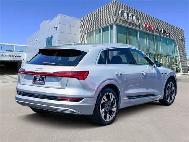 Thumbnail: 2022 Audi e-tron - 4