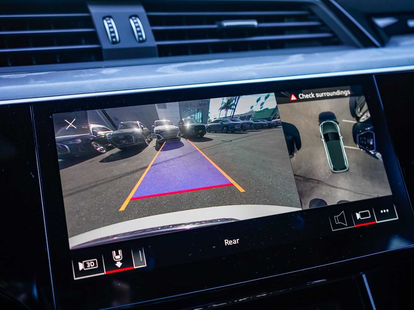 Thumbnail: 2023 Audi e-tron - 24