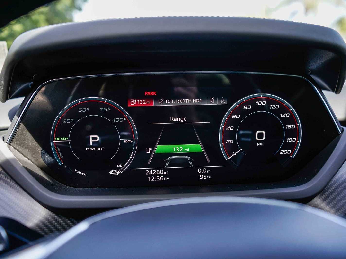 Thumbnail: 2022 Audi e-tron GT - 24