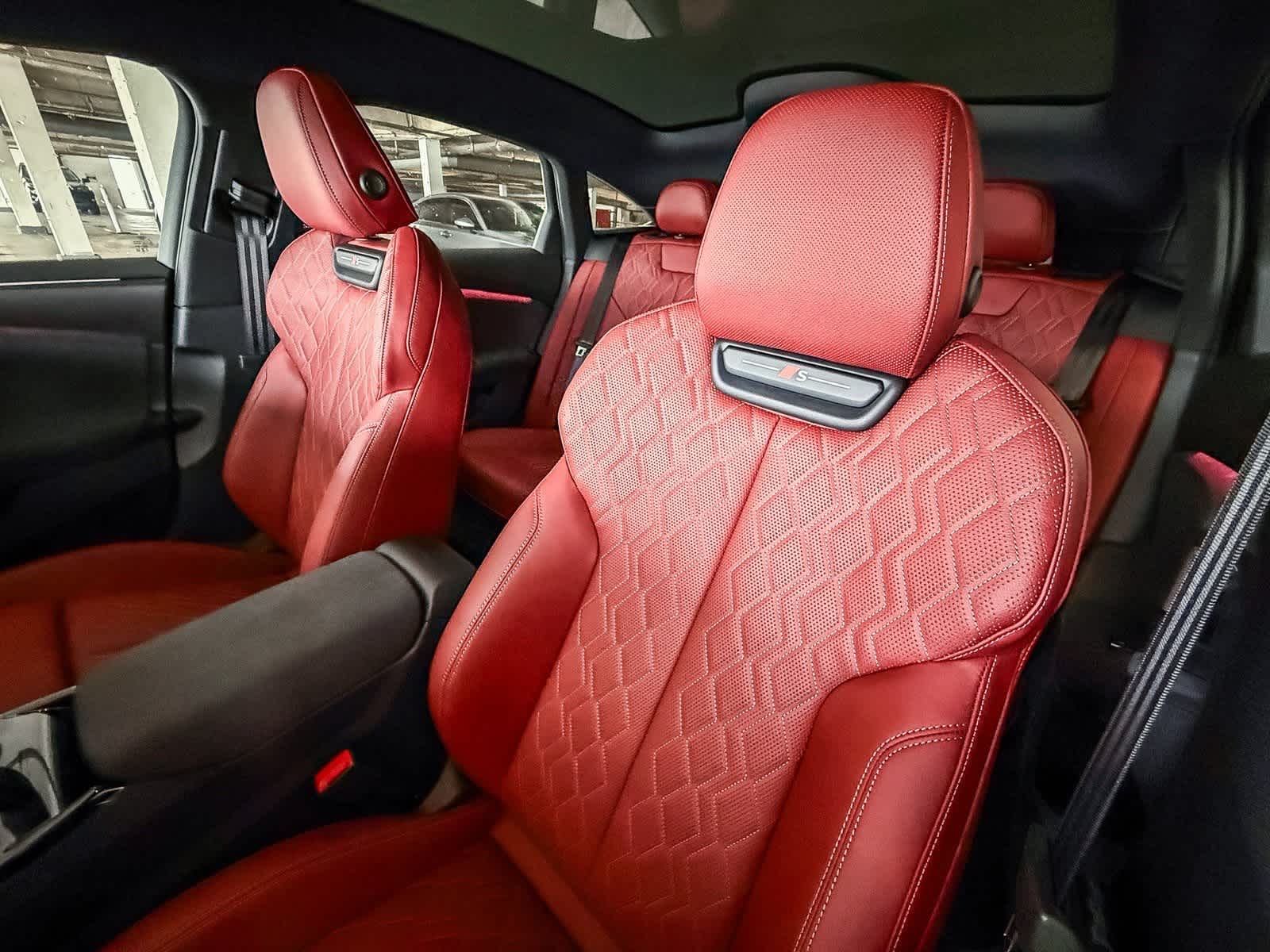 Thumbnail: 2025 Audi e-tron S - 26