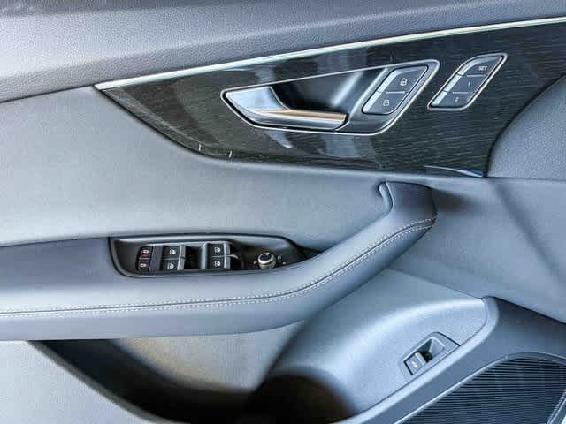 Thumbnail: 2025 Audi Q7 - 22