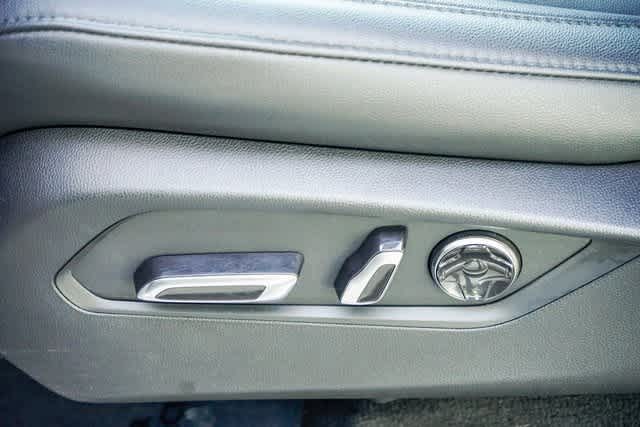 Thumbnail: 2023 Acura MDX - 20