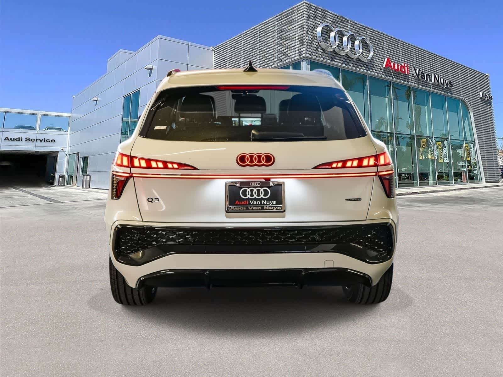 Thumbnail: 2026 Audi Q3 - 5